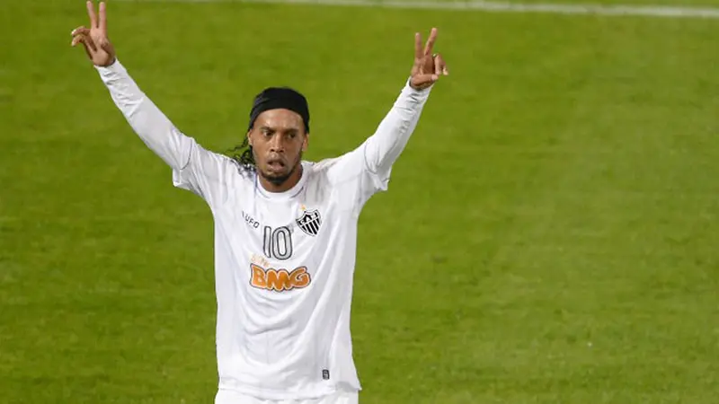 ronaldinho-131219b.jpg