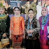 Potret Kahiyang Ayu dan Selvi Ananda Bertemu Titiek Soeharto di Jepang. [@ayanggkahiyang]