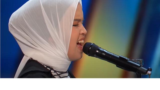 Putri Ariani Dapat Perhatian Simon Cowell dan Dapat Golden Buzzer