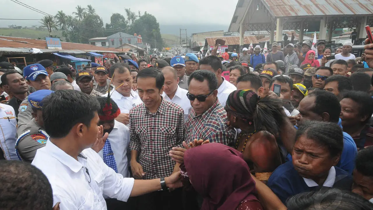 Ratusan Warga Papua Sambut Jokowi