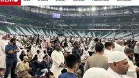 Umat Islam berkumpul untuk melaksanakan salat Idul Fitri di Education City Stadium pada hari pertama libur Idul Fitri di Doha, Qatar tanggal 21 April 2023. (Sumber: Screenshot MEMO/Abdullah Shihadeh)