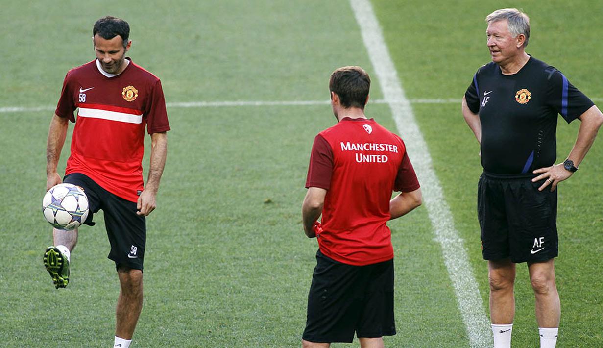 Sepanjang karirnya bersama Setan Merah, Ryan Giggs tidak pernah sekalipun menerima kartu merah. (AFP/Luis Manuel Neves)