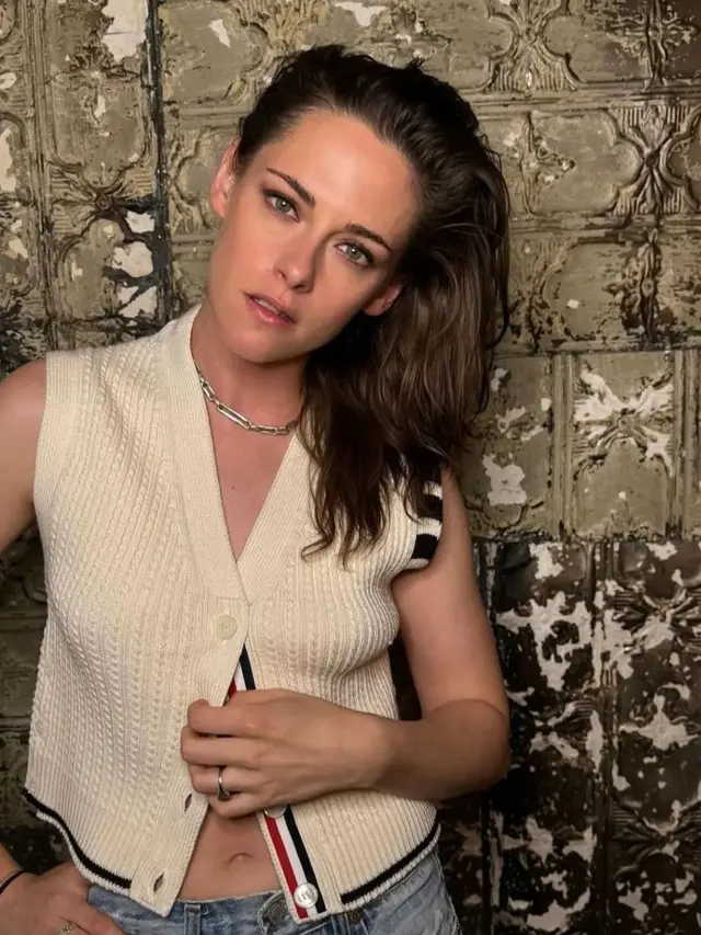 Outfit Kasual ala Kristen Stewart (Instagram/@kristenstewartsu)