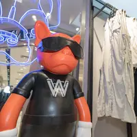 Kehadiran merek ini semakin memperkaya peta fashion Tanah Air dengan menawarkan gaya street casual khas Korea yang identik dengan desain minimalis, grafis berani, serta kenyamanan maksimal untuk keseharian. [Dok/Lifework].