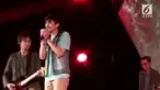 Pada sebuah kesempatan, Sheila on 7 membawakan sebuah lagu dangdut milik Meggy Z yang berjudul 'Lebih Baik Sakit Gigi'.