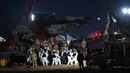 <p>Pesawat Jeju Air dengan nomor penerbangan 7C2216 itu mengalami kecelakaan ketika mendarat setelah terbang dari Bangkok, Thailand di Bandara Internasional Muan, Provinsi Jeolla Selatan, Korea Selatan. (JUNG YEON-JE/AFP)</p>