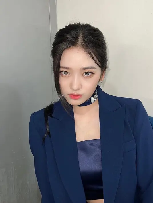 Yujin IVE sangat cantik, dengan daya pikat "sangat tampan" yang disukai penggemar. Dia dapat dengan mudah melakukan keduanya dengan sangat baik! (Instagram/_yujin_an).