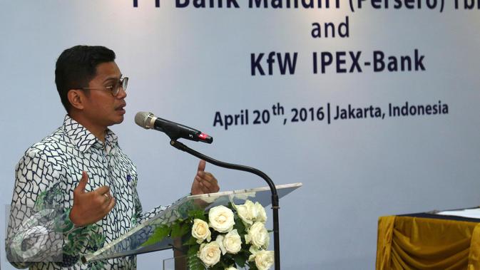 Direktur Finance & Treasury Bank Mandiri, Pahala N Mansury memberikan sambutan saat MoU Signing Ceremony antara Bank Mandiri dengan KfW IPEX-Bank, Jakarta, Rabu (20/4). (Liputan6.com/Angga Yuniar)