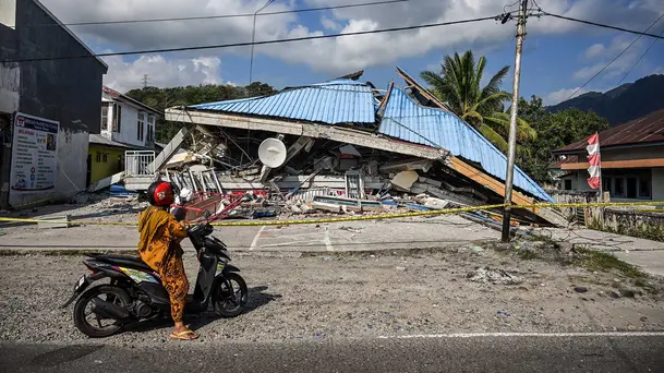 Potret Rumah dan Bangunan Rusak Diterjang Gempa M 7,7 di NTT