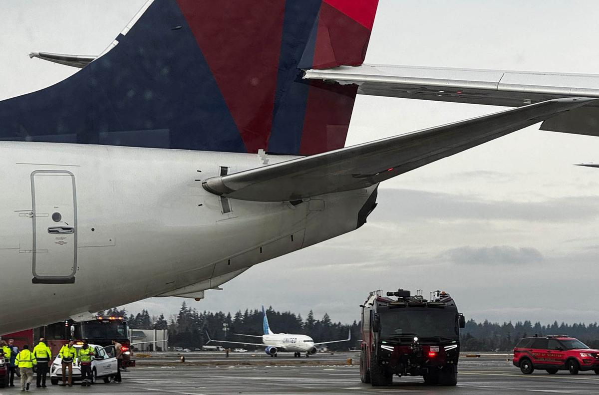 Sayap Pesawat Japan Airlines Menabrak Ekor Pesawat Delta Airlines di Bandara Seattle
