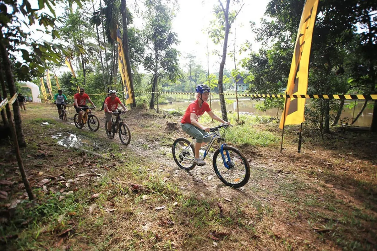 Balap Sepeda Hutan Harapan