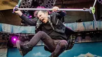 Vokalis Iron Maiden Terserang Kanker