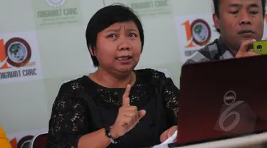 Migrant Care menggelar konferensi pers terkait eksekusi mati Siti Zaenab, Jakarta, Kamis (16/4/2015). Anis Hidayah Direktur Eksekutif Migrant Care mengutuk Pemerintah Arab Saudi atas aksi tersebut. (Liputan6.com/Herman Zakharia)