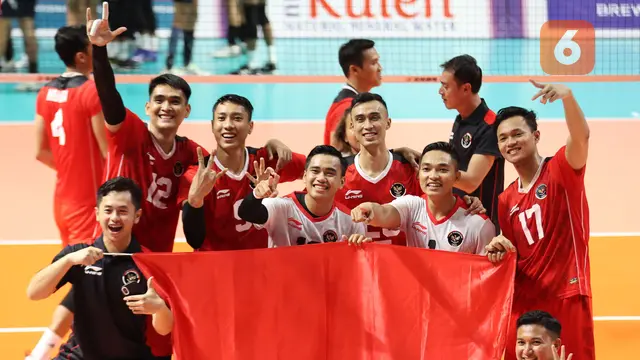Foto: Kegembiraan Timnas Bola Voli Putra Indonesia saat Catatkan Hattrick Emas SEA Games di Kamboja