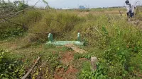 Kuburan di Tuban digusur untuk proyek kilang minyak. (Adirin/Liiputan6.com)