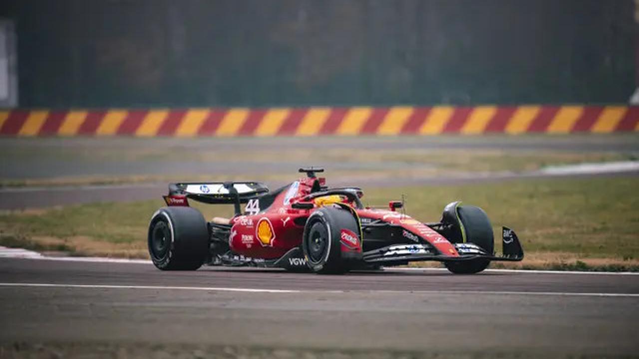 Gabung Ferrari, Lewis Hamilton Menikmati Tantangan Baru Jelang Akhir Kariernya di Formula 1