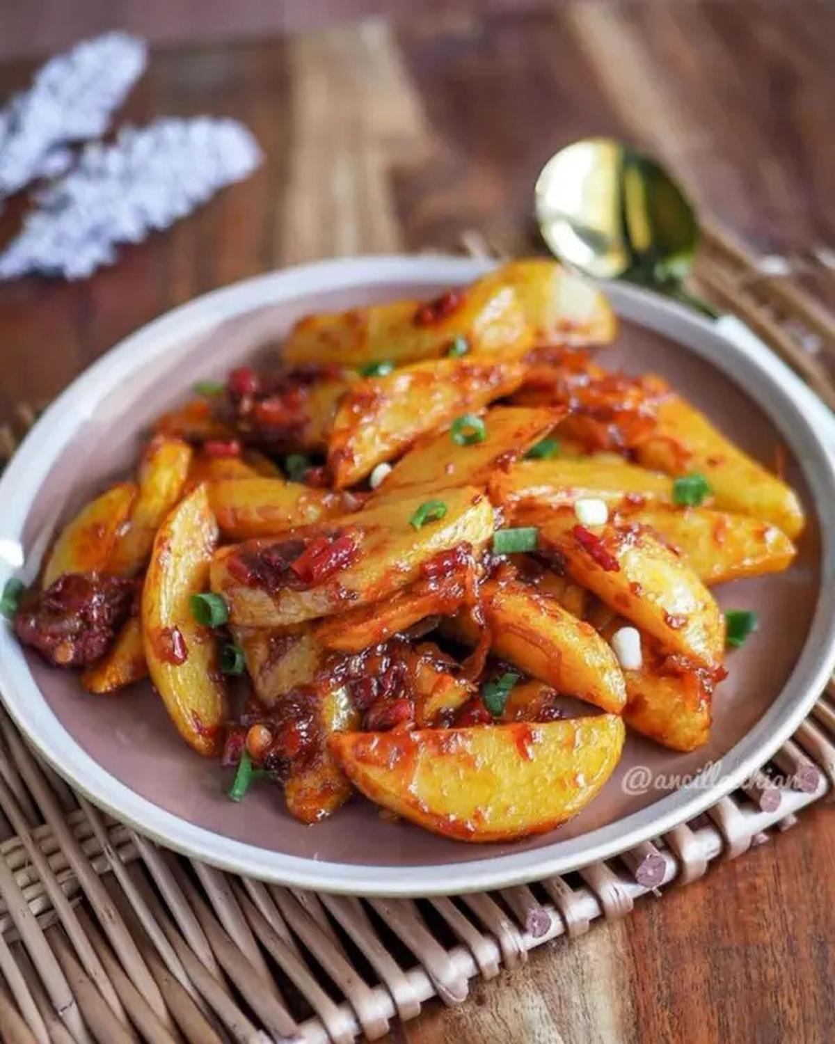 5 Resep Bumbu Kentang Goreng yang Simple, Ada Saus Keju sampai Pedas Manis Sederhana