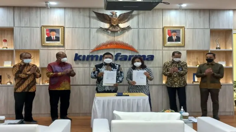 Penandatanganan MoU sinergi layanan klinik kesehatan antara PT Kimia Farma Tbk (KAEF) dan PT Pertamina Bina Medika Indonesia Healthcare Corporation (IHC) (Foto: Liputan6.com/Elga N)