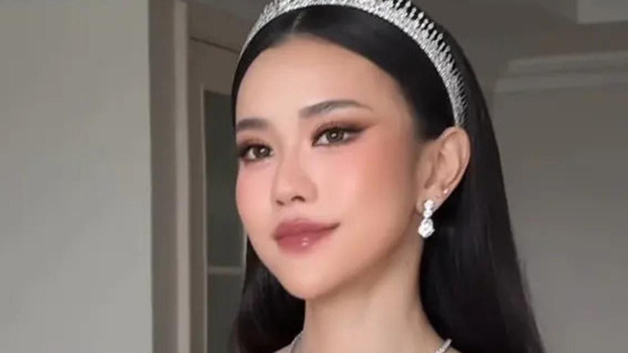 Makeup Look Oriental ala Douyin Jessica Jane di Hari Pernikahan, Tampil Bak Boneka Hidup