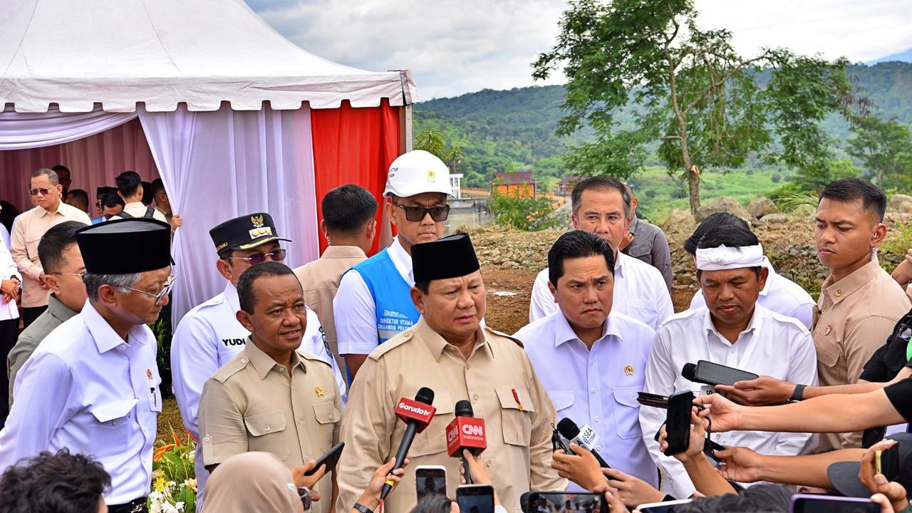 Menteri ESDM Bahlil Lahadalia saat mendampingi Presiden Prabowo