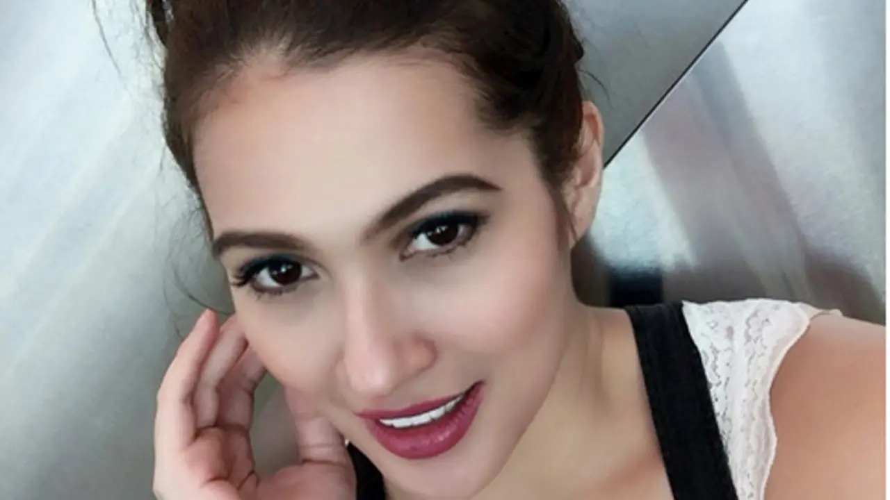 [Bintang] Model Cantik Ini STOP Jual Baju Seksi, Alasannya Bikin Terharu