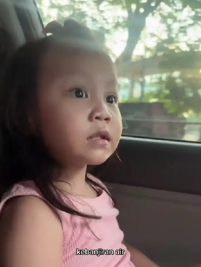 Momen Fiersa Besari Ajak Kinasih Pertama Kali Nonton Bioskop (credit: instagram/fiersabesari)