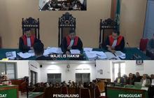 Sidang Gugatan Citizen Lawsuit Ijazah Jokowi, Saksi Tunjukkan Ijazah Lulusan Fakutas Kehutanan UGM Tahun 1985