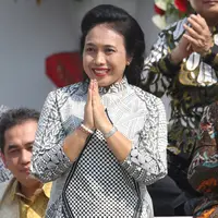 Kader PDIP,  Gusti Ayu Bintang Darmavati saat diperkenalkan dalam pengumuman menteri Kabinet Indonesia Maju di Istana Merdeka, Jakarta, Rabu (23/10/2019). Gusti Ayu dipercaya Presiden Joko Widodo untuk menjabat sebagai Menteri PPPA periode 2019-2014. (Liputan6.com/Angga Yuniar)