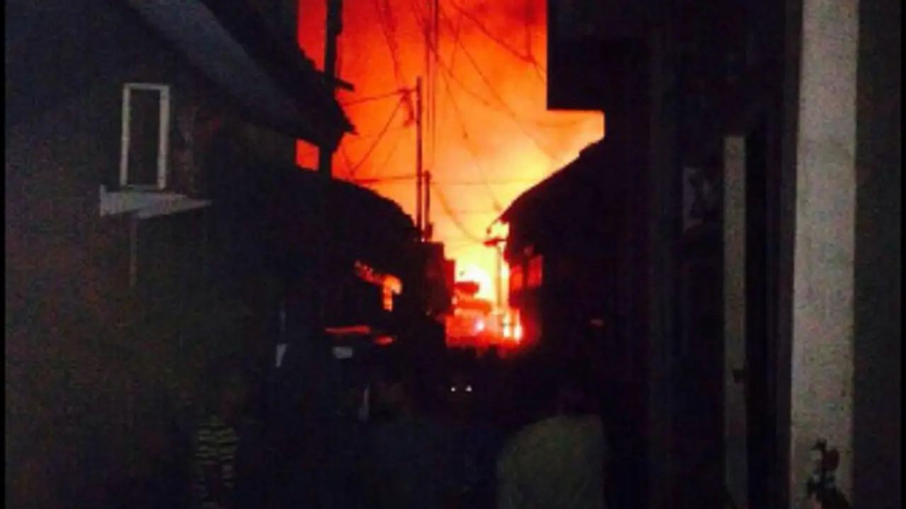 2 Rumah Warga di Mampang Hangus Terbakar