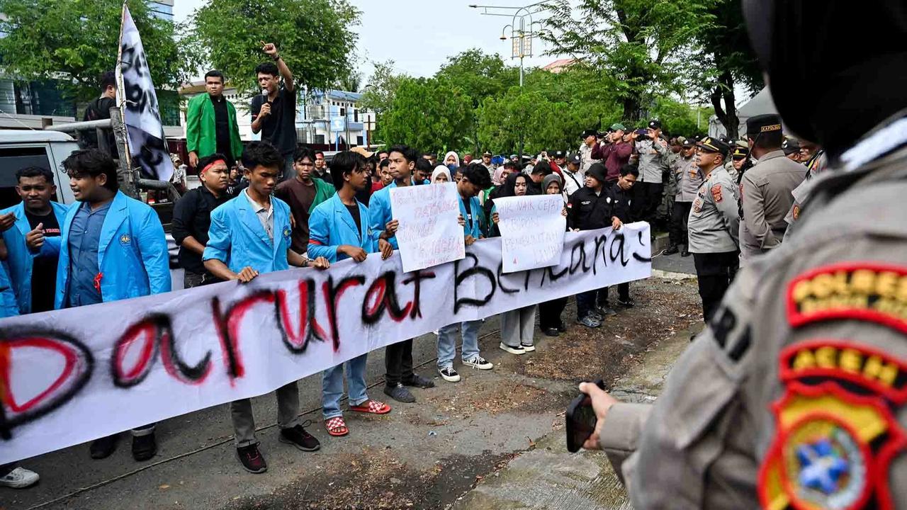 FOTO: Mahasiswa Gelar Demo Tuntut Bencana Aceh Ditetapkan Bencana Nasional