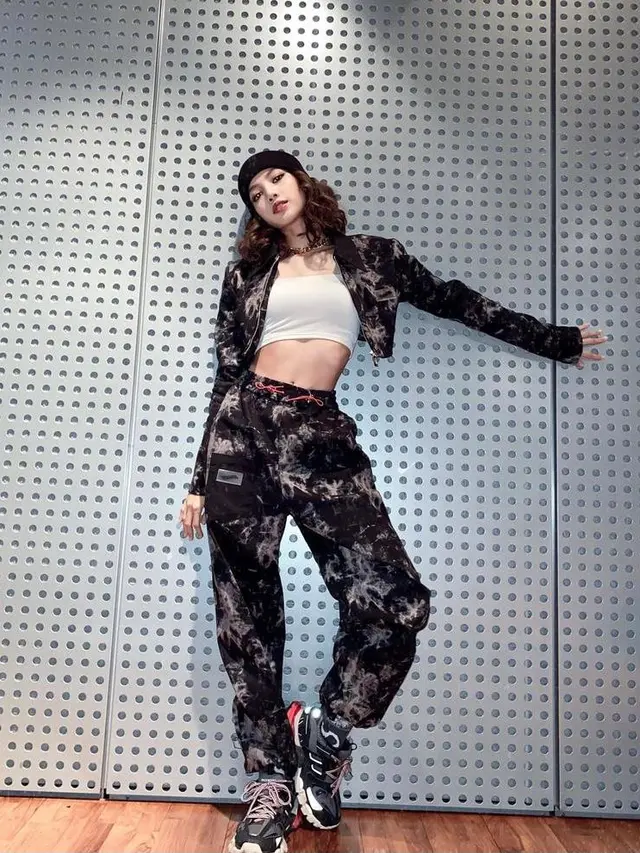 Lisa BLACKPINK