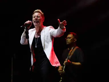 Penampilan penyanyi asal Irlandia, Ronan Keating pada acara The 90's Festival di Gambir Expo Kemayoran, Jakarta, Sabtu (10/8/2024). (Liputan6.com/Herman Zakharia)