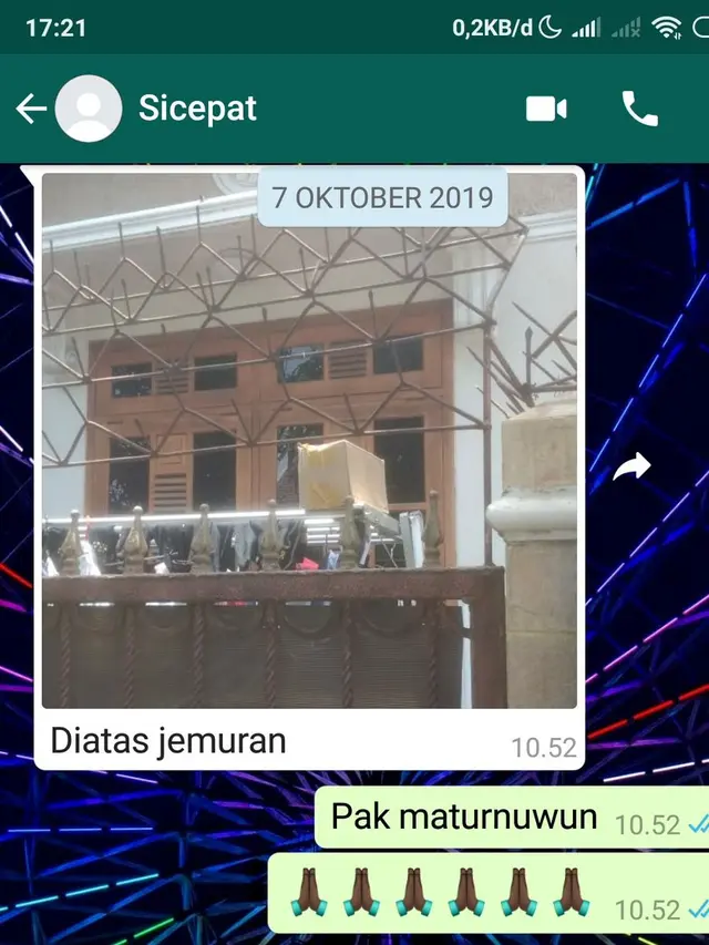 6 Cara Kurir Taruh Paket saat Rumah Penerima Kosong Ini Kocak Banget