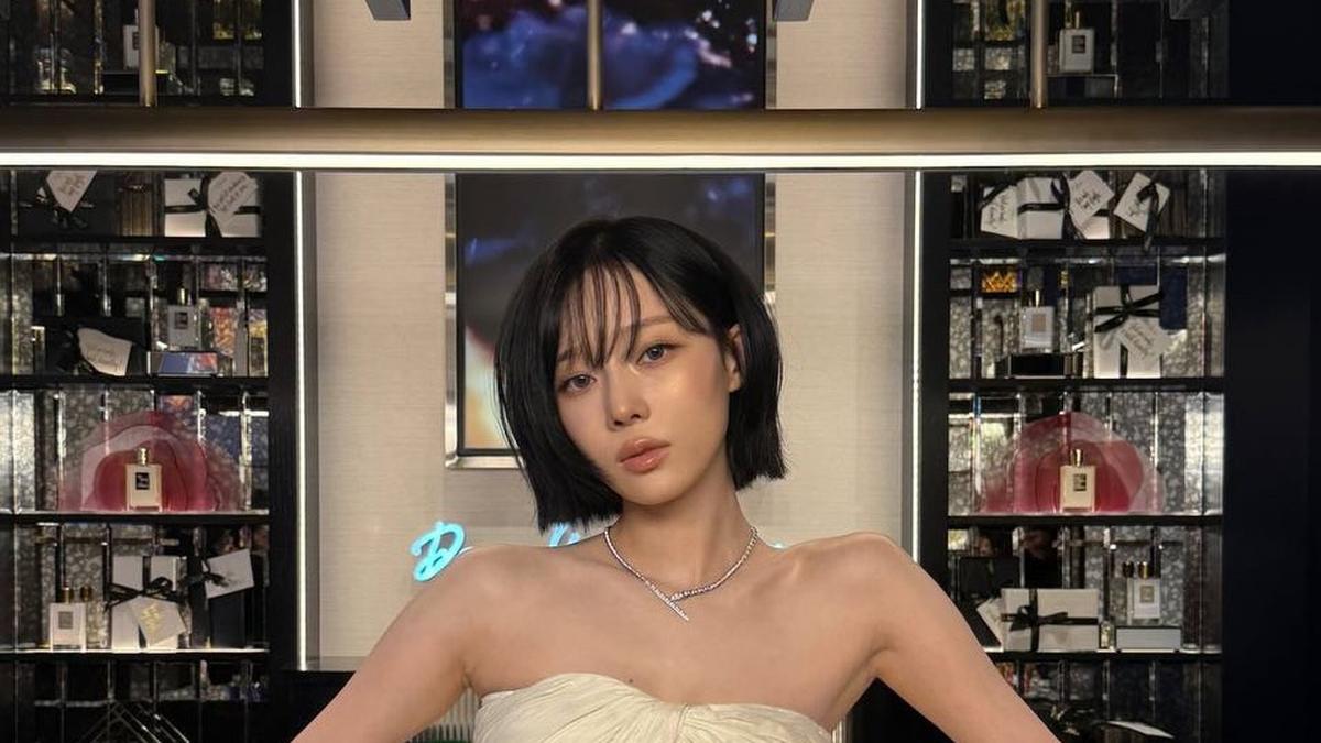 Winter aespa Hidupkan Kembali Pesona Bob Pendek Era Rookie di Acara Kilian Paris Seoul