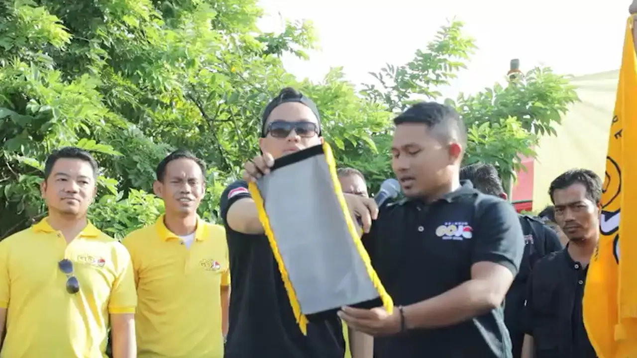 Gojo Kukuhkan Tim Relawan di Kepulauan Seribu