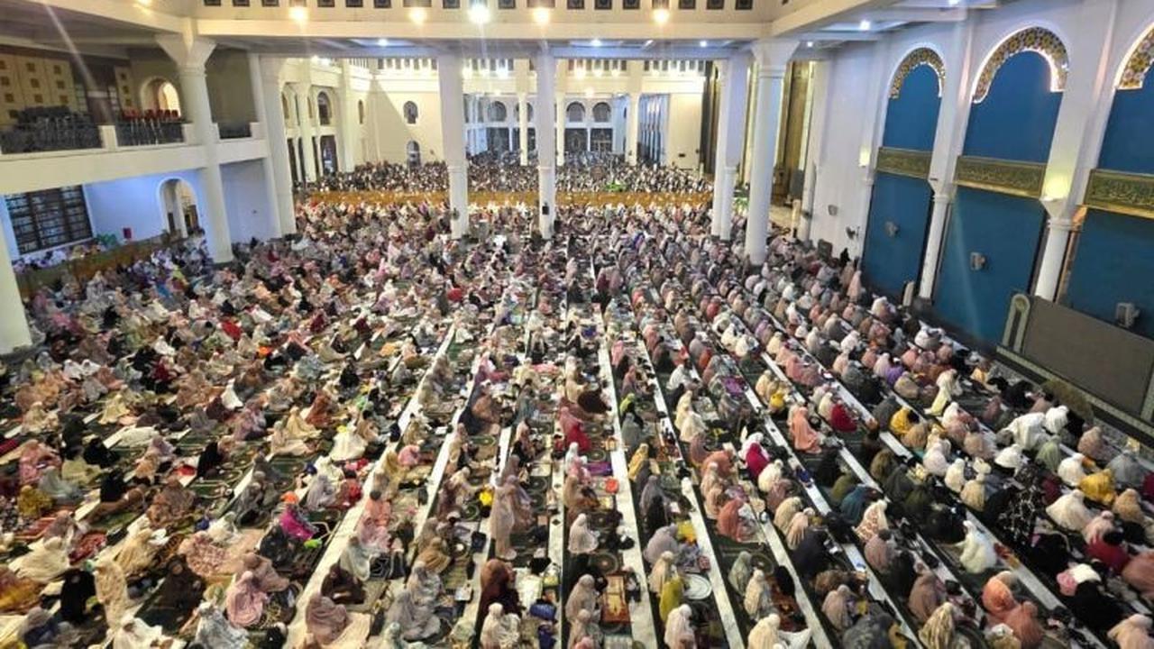 Gubernur Jatim dan Mensos Dijadwalkan Shalat Idul Fitri di Masjid Al-Akbar Surabaya