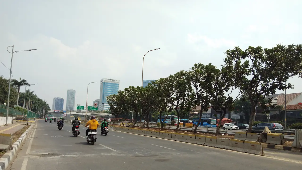 Arus lalu lintas di Jalan Gatot Subroto kembali normal pada Kamis (3/10/2019).