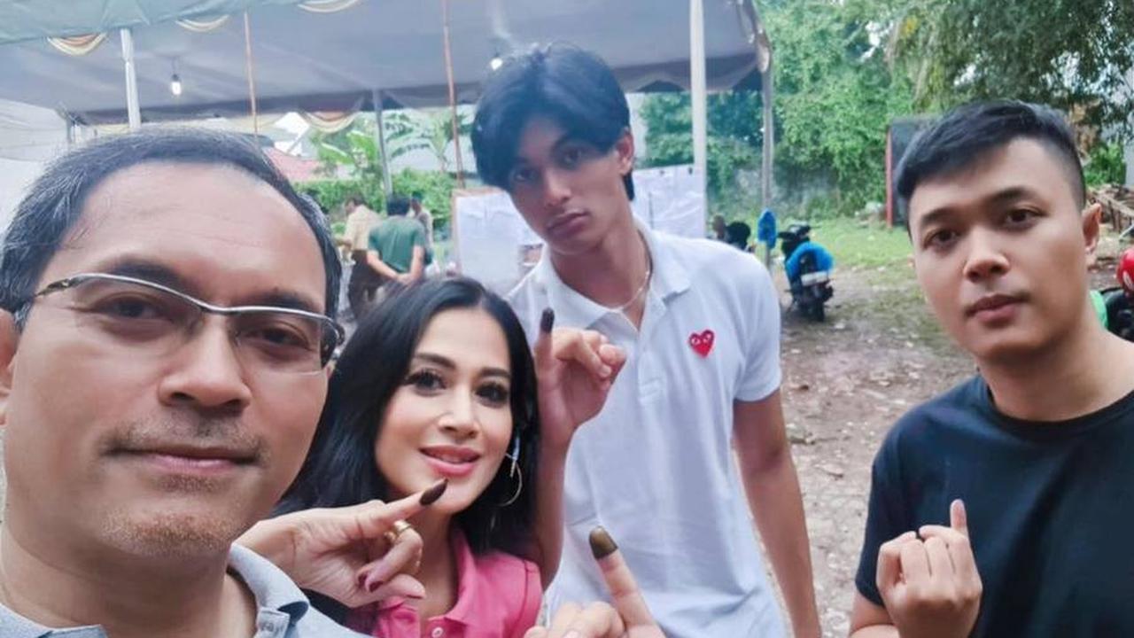 Potret Marco tak luput dari perhatian netizen. Mereka salfok dengan dengan potret ganteng Marco.<br>