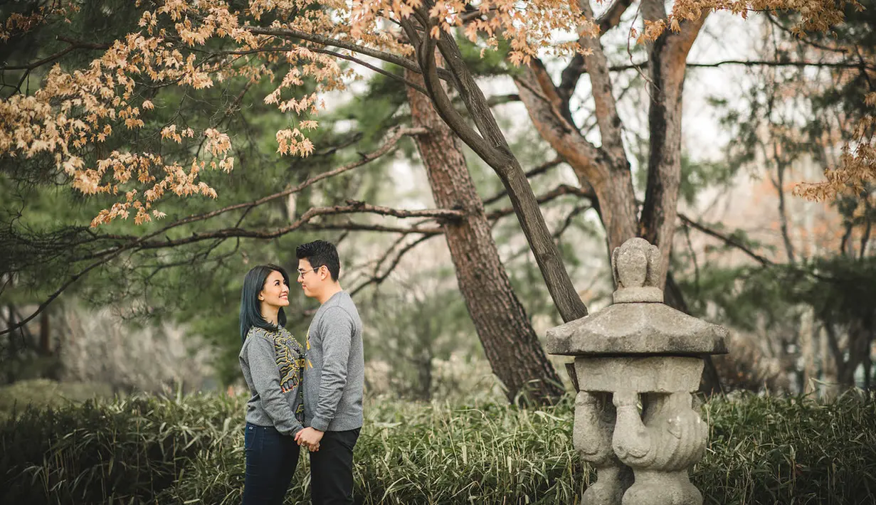 Hingga kini, artis kelahiran Semarang 33 tahun itu masih belum dikaruniai momongan. Pacaran sesudah nikah dirasakan lebih romantis. (Instagram/asty_ananta)