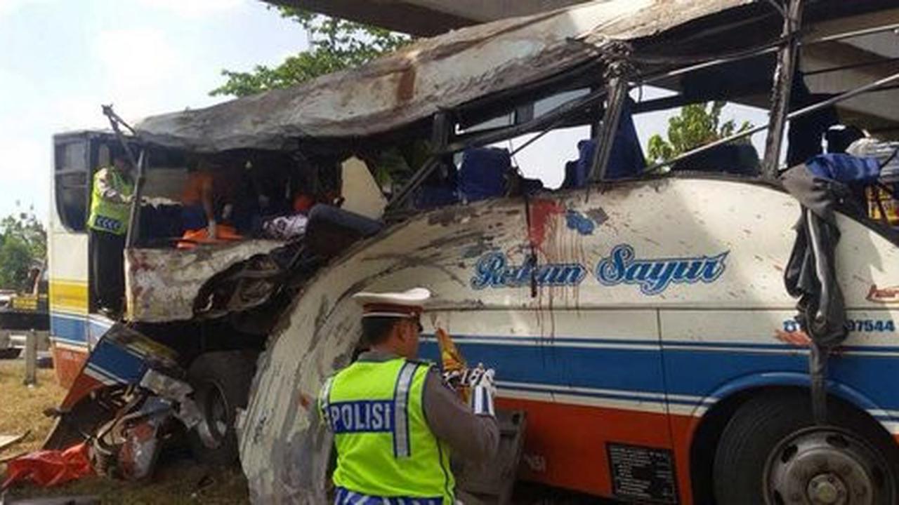 Cerita sopir abal-abal ngantuk tewaskan 11 orang di Tol Palikanci