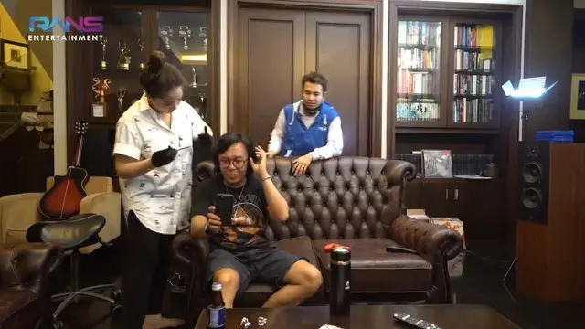 Potret rambut Ari Lasso di Curly oleh Nagita Slavina