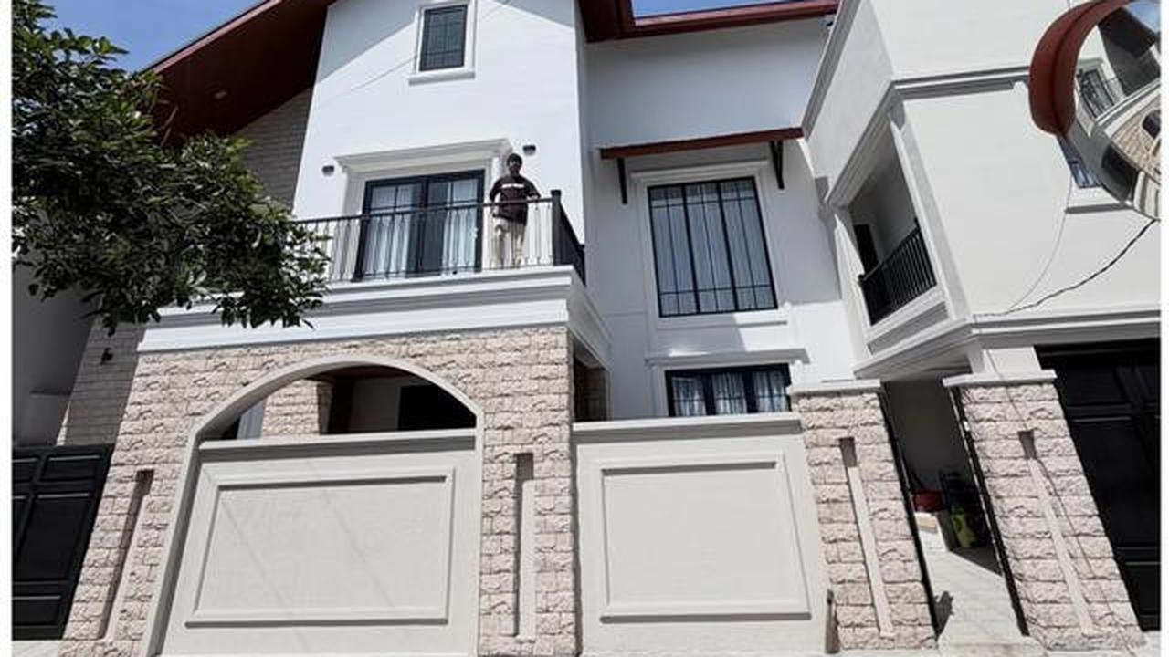 Potret Model Pagar Rumah Baru Rian d'Masiv, Fasad Mewah dengan Aksen Batu Alam