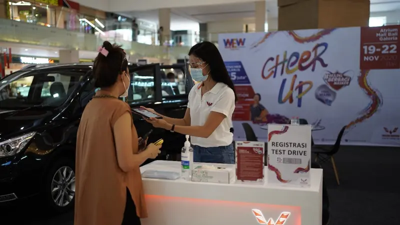 Wuling program talk show dan Cheer Up Donation