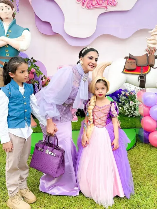 Setelah berseteru, kini hubungan mereka semakin akrab. [instagram/tasyiiathasyia]