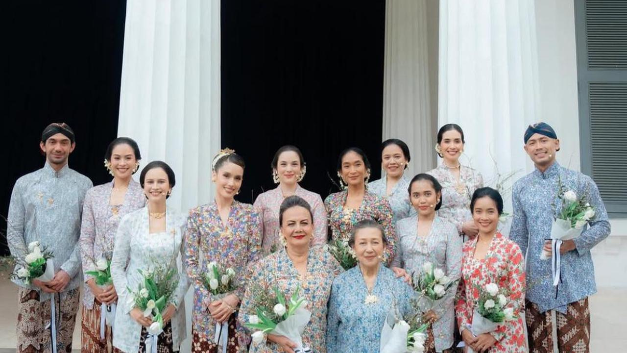 5 Potret Maudy Ayunda di Hari Kartini, Menghidupkan Semangat Kartini dengan Kebaya