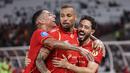 Jean Mota (kanan) merayakan gol perdananya bersama Gustavo Almeida (tengah) dan Bruno Tubarao (kiri) saat Persija Jakarta melawan Persis Solo pada laga pekan ke-30 BRI Super League musim ini di Stadion Utama Gelora Bung Karno (SUGBK), Jakarta, Senin (27/04/2026) malam WIB. (Bola.com/Abdul Aziz)