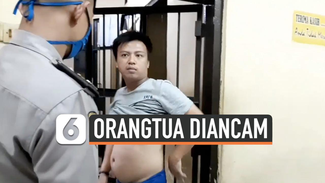 VIDEO: Tak Diberi Uang, Residivis Ancam Ibunda dengan Senjata Tajam