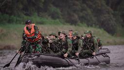 Acara yang berlangsung di tepian danau Situ Lembang, Bandung Barat, Jawa Barat tersebut juga didampingi oleh Komando Pasukan Khusus (Kopassus) dan Dinas Psikologi TNI AD (Dispsiad). (Dok. PBSI)