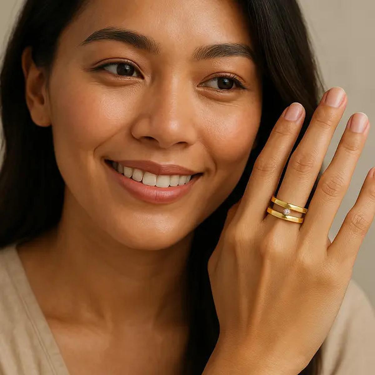 7 Model Cincin Emas yang Terlihat Simpel Tapi Bikin Tangan Terlihat Cantik dan Mewah