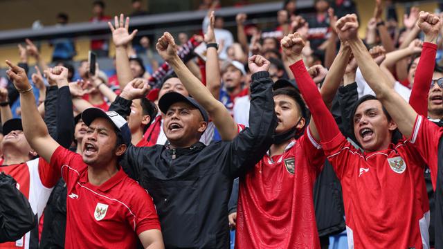 Suporter Timnas Indonesia Penuhi Tribun Suita City Football Stadium